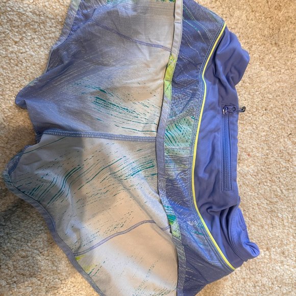 lululemon speed up running shorts size 4 length 2.5 - Picture 3 of 5